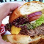 【沖縄】嘉手納の米軍施設内レストラン「シーサイド」で米軍仕様のハンバーガーを食ってきたぞ